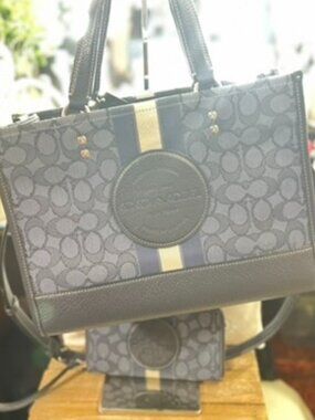 Coach Dempsey Tote 22 & Matching Wallet Set Signature Canvas Denim Stripe Navy